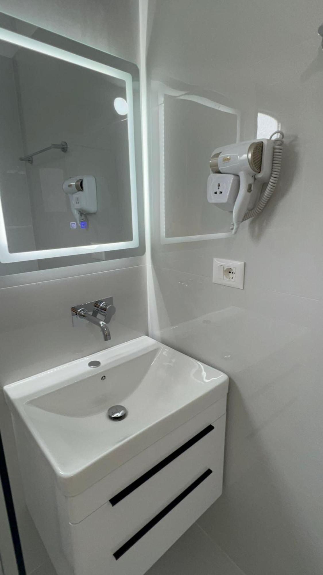 Hotel Vip Bujari Ksamil Ngoại thất bức ảnh